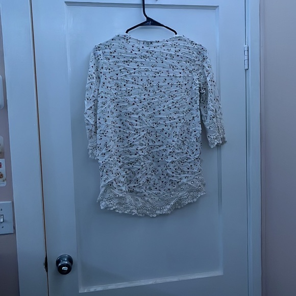 White cardigan with flowers - Picture 3 of 5